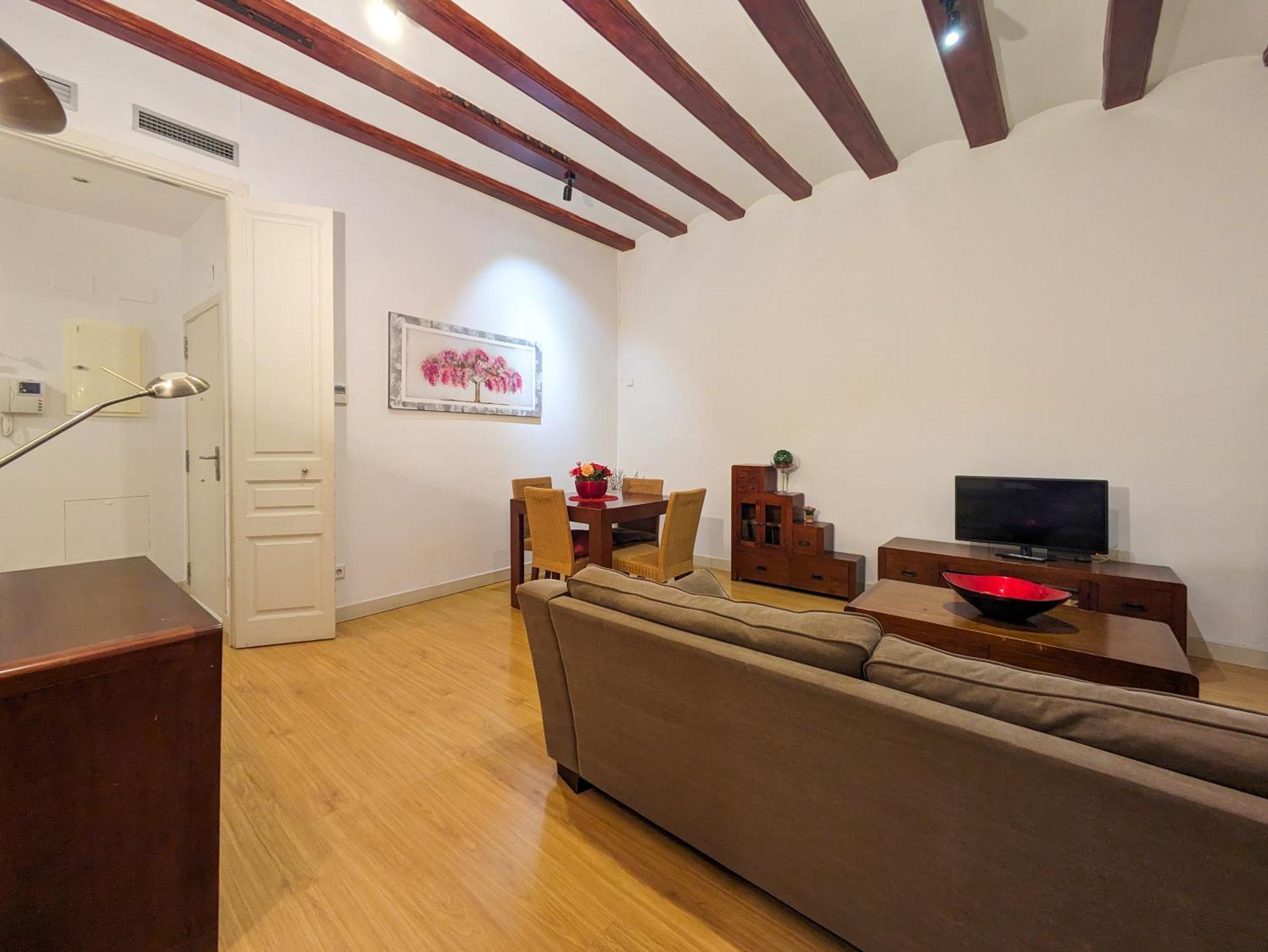 Apg Mercaders 6 Girona Luaran gambar