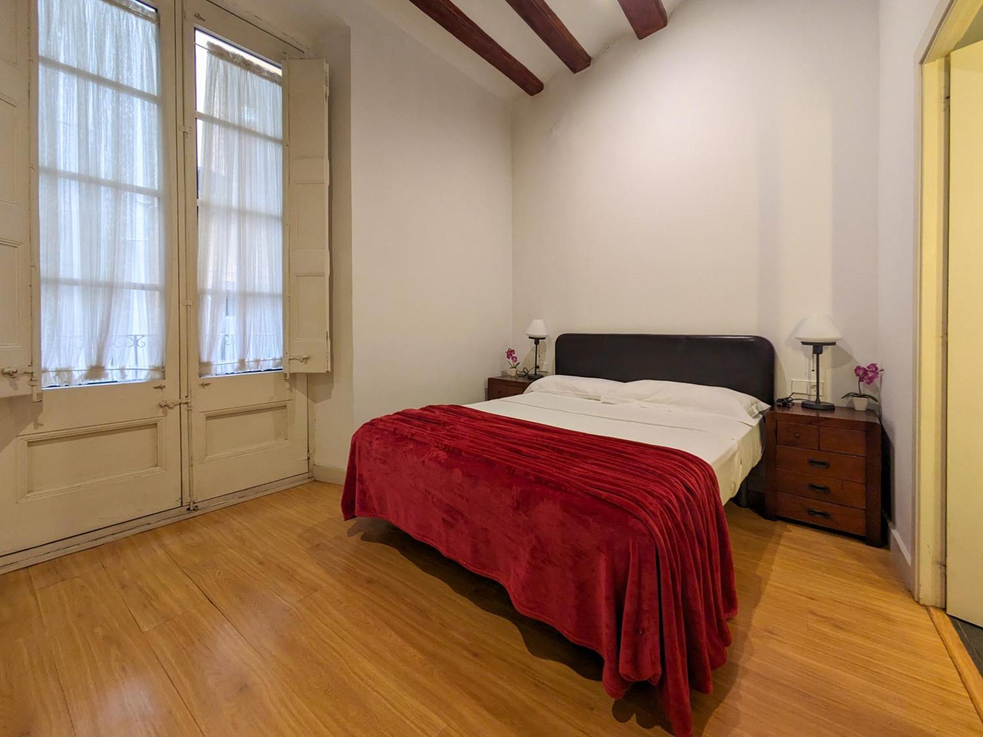 Apg Mercaders 6 Girona Luaran gambar